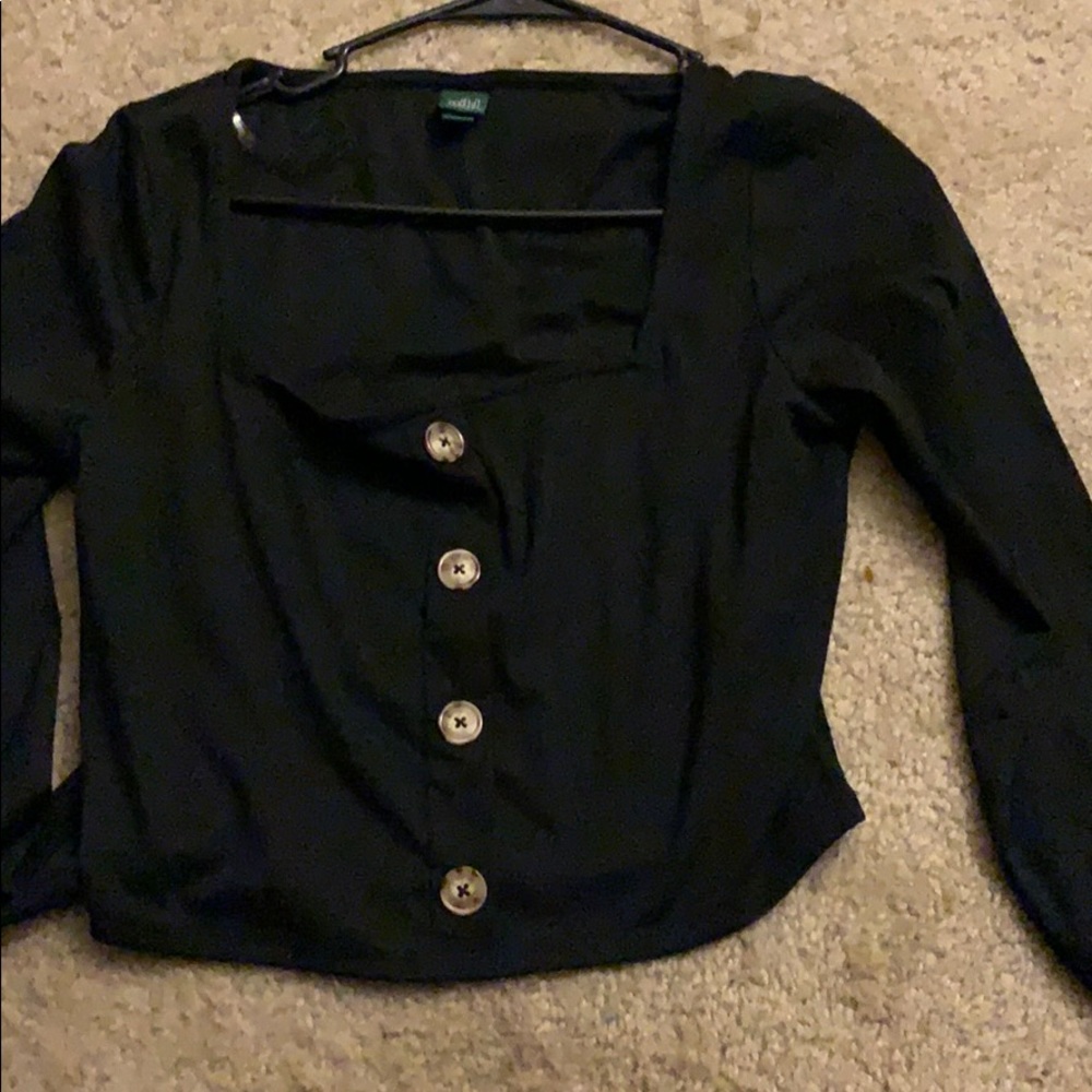 Blck button down top